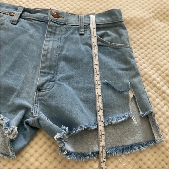 Wrangler Cut Off High Rise Jean Shorts - Light Wash - Picture 7 of 9